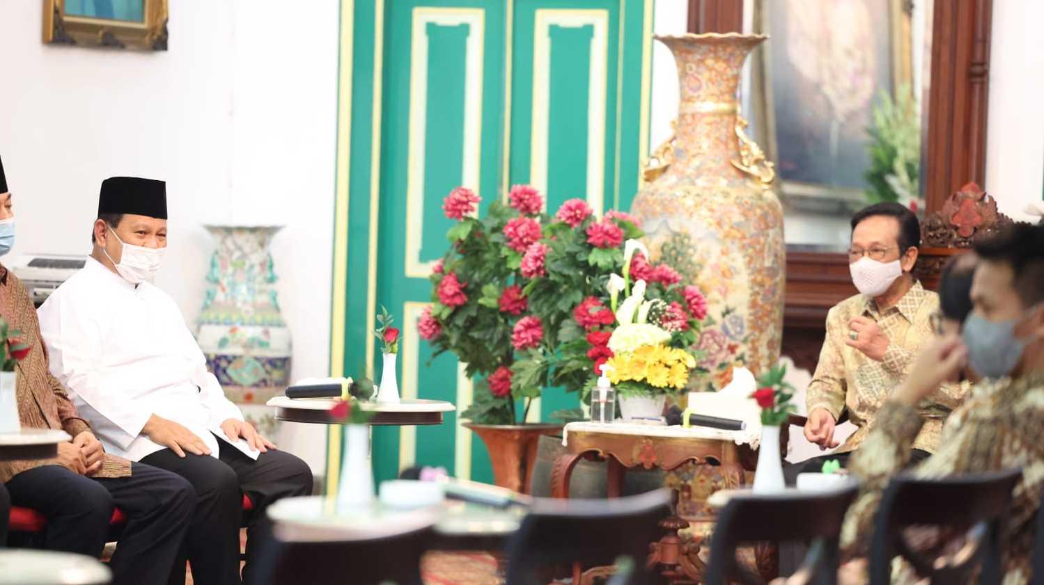 Prabowo Kunjungi Sri Sultan Hamengkubowono X di Keraton Yogyakarta: Tidak Ada Pembicaraan Politik