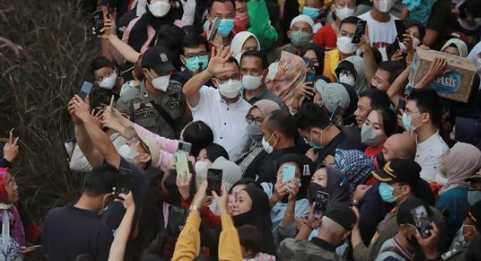 Berkunjung ke Tebet Eco Park, Anies Diteriaki 'Presiden 24'