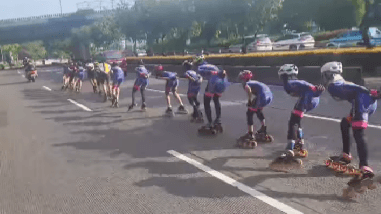 Gerombolan Pemain Sepatu Roda di Tengah Jalan Raya Jakarta, Wagub Riza: Arogansi Merugikan Banyak Orang
