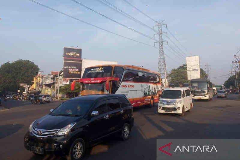 Arus Lalu Lintas Kedua Arah di Jalur Pantura Cirebon Lancar, Bisa Melaju di Atas 50 Km per Jam
