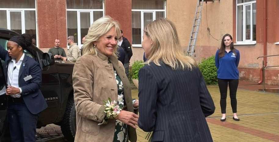 Kejutan! Ibu Negara Amerika Jill Biden Kunjungi Pengungsi Ukraina di Slovakia