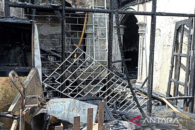 Gulkarmat Larikan Jenazah Pria Korban Kebakaran Permukiman Warga di Pulogadung ke RSCM