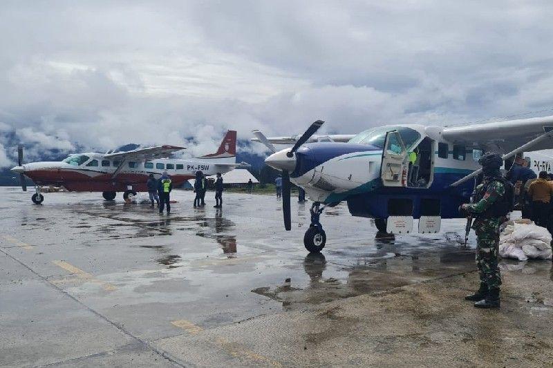 Makin Beringas! KKB Tembak Pesawat Asian One yang hendak Mendarat di Bandara Aminggaru Papua