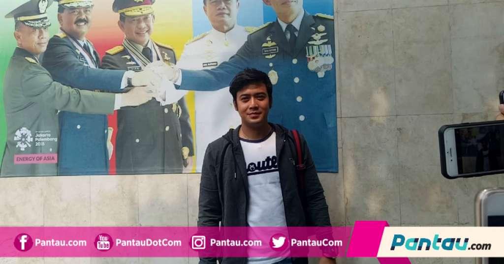 Kepala KUA Mengaku Tak Pernah Menikahkan Kris Hatta dan Hilda Vitria