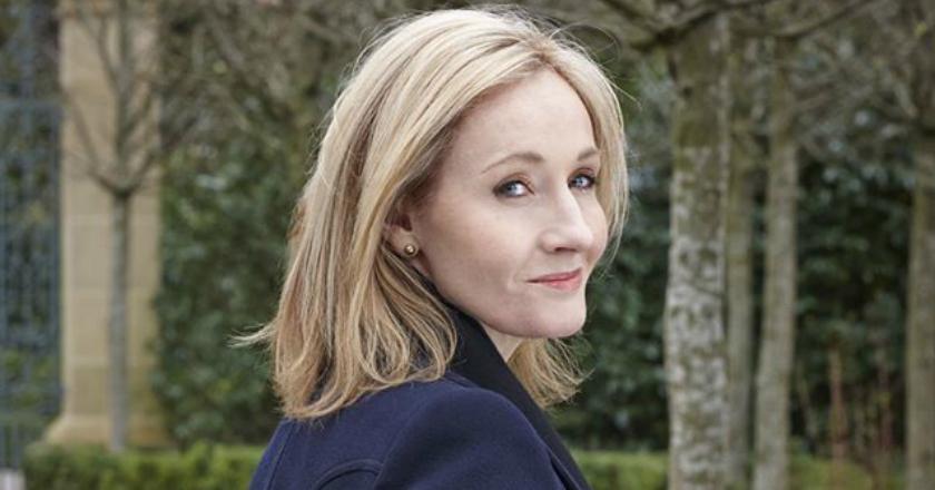 Mantap! JK Rowling Terinspirasi Mitos Indonesia untuk Sosok Nagini