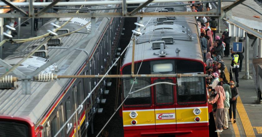 Penumpang BAB Sembarangan di KRL, Para Penumpang Heboh