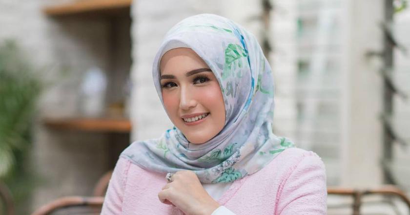 Tidur di Tenda Pengungsian, Adelia Pasha: Ya Allah Baru Kali Ini Ngerasain