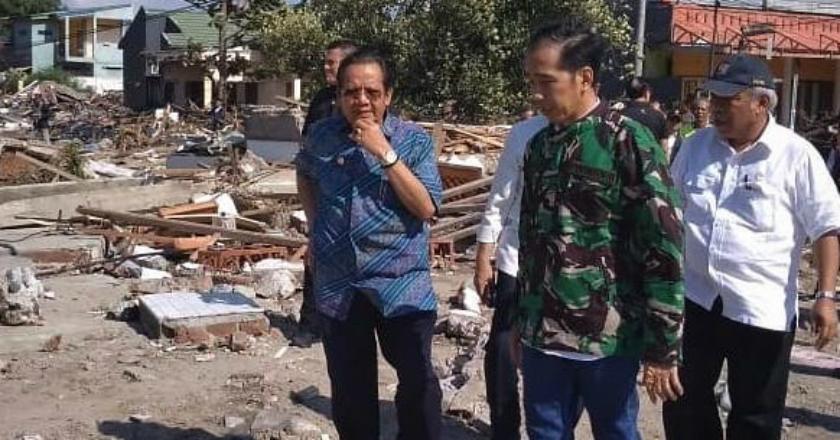 Intip Gagahnya Presiden Jokowi Berjaket Loreng saat Temui Korban Gempa Palu