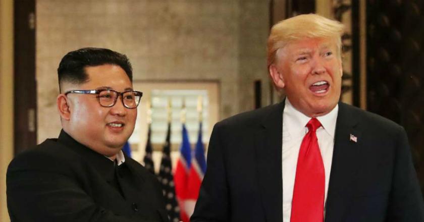 Berkirim Surat Mesra, Donald Trump 'Fell in Love' dengan Kim Jong Un