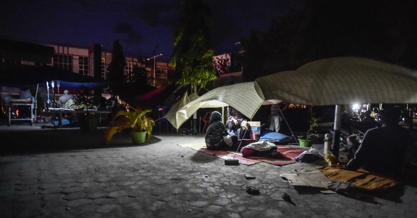 Trauma Gempa, Warga Donggala Pilih Tidur di Tenda