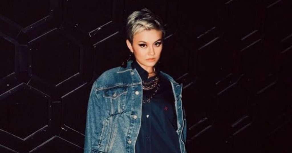 Bukan Chris Brown, Agnez Mo Terciduk Mesra dengan Seorang Bule di Bali