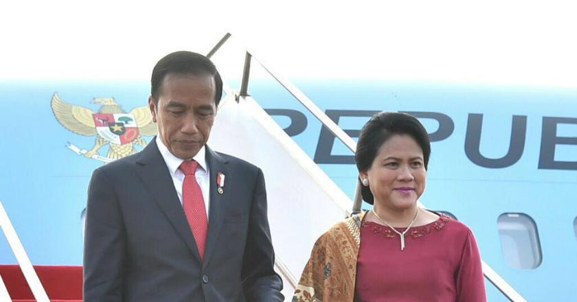 Cuit Foto Bareng Iriana, Akun Twitter Jokowi Diserbu Warganet