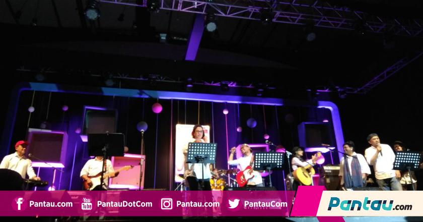 Pantau Video: Elek Yo Band Dihadiahi Tepuk Tangan Meriah Berkat Lagu 'Dia'