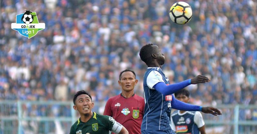 Arema FC Tundukkan Persebaya dalam Laga Bertajuk Derby Jatim