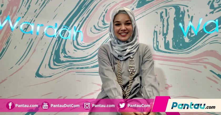 Tak Takut Keriput, Dewi Sandra Ingin Tua Secara Alami