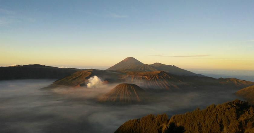 Mengintip Sejarah Karakteristik dan Budaya Suku Tengger Bromo
