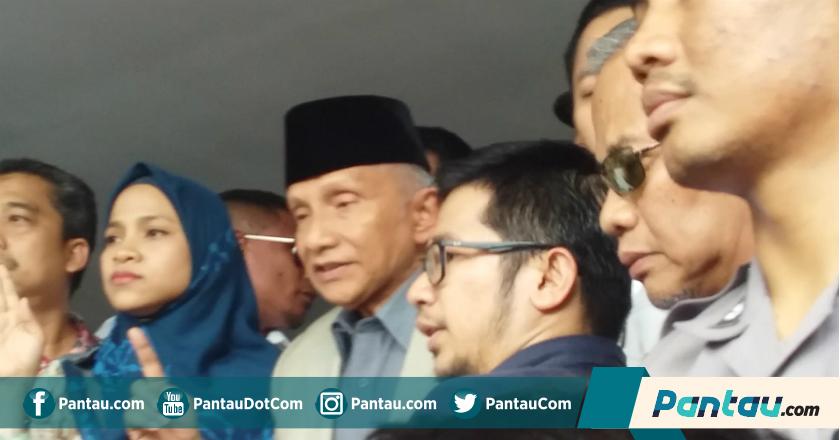 Tiba di Polda Metro Jaya, Amien Pertanyakan Kejanggalan Pemanggilan oleh Polisi