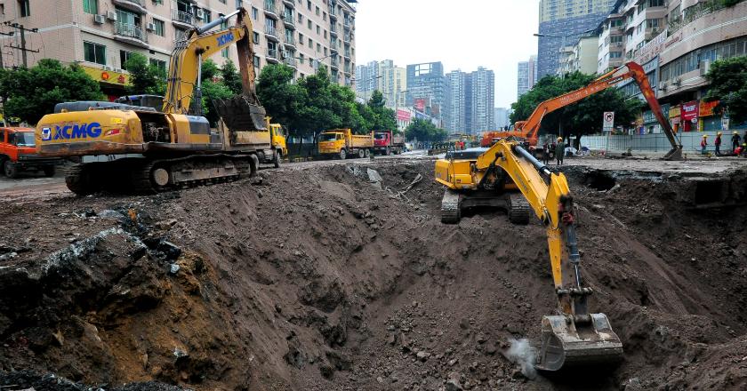 Sinkhole di China Menewaskan Empat Pejalan Kaki