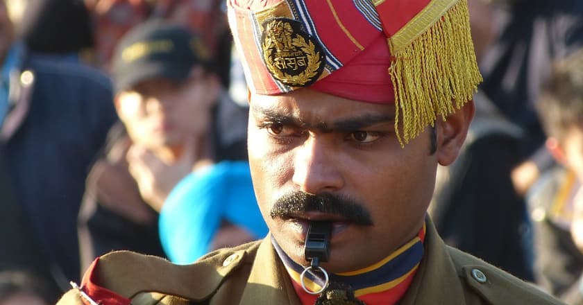 Gerilyawan dan Polisi Terlibat Baku Tembak di India Utara