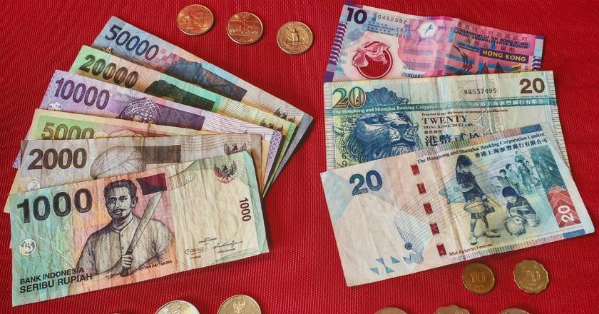 Rupiah Tertekan, RI Bisa Ambil Peluang Gunakan Mata Uang Alternatif?