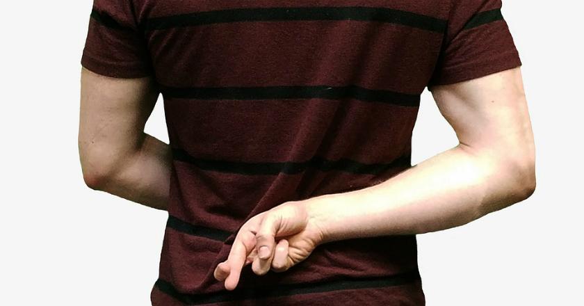 3 Hal Ini Jadi Alasan Pasangan Kamu Berbohong