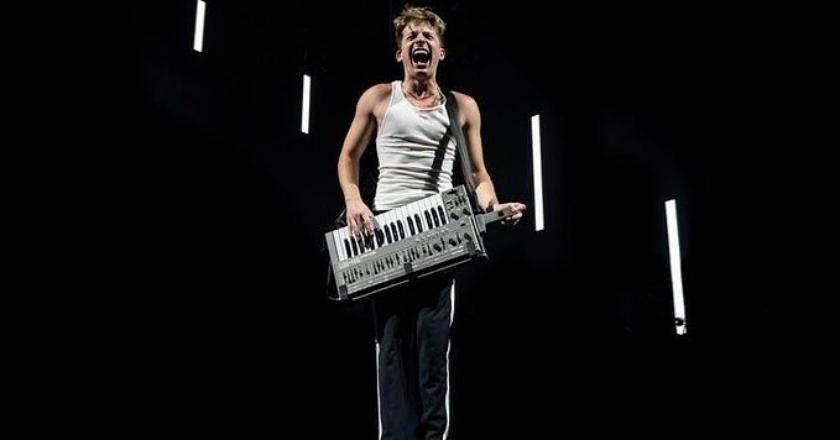 Fakta di Balik Kedatangan Charlie Puth ke Indonesia