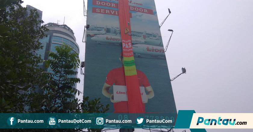 Gandeng KPK, Pemprov DKI Tertibkan Reklame Nakal di Jakarta