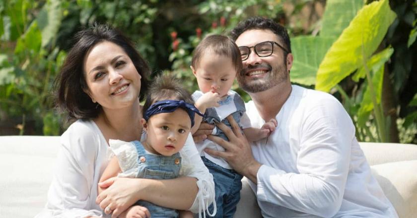 Cyntia Lamusu Sedih Anaknya yang Masih Berusia 22 Bulan Harus Pakai Kacamata