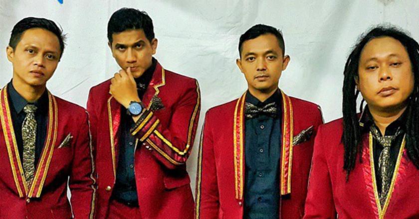 'Pasangan' Single Baru Naff yang Mengandung Nasihat Sehat Mengenai Hubungan