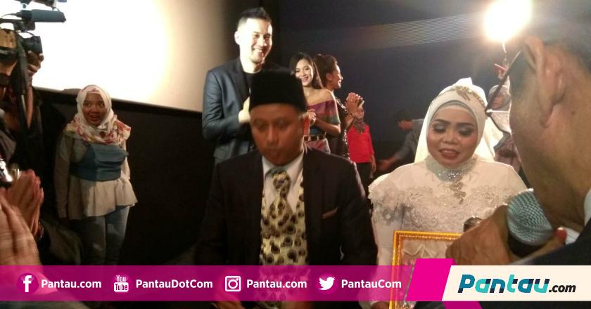 Epic! 9 Pasangan Ini Nikah Massal di Bioskop