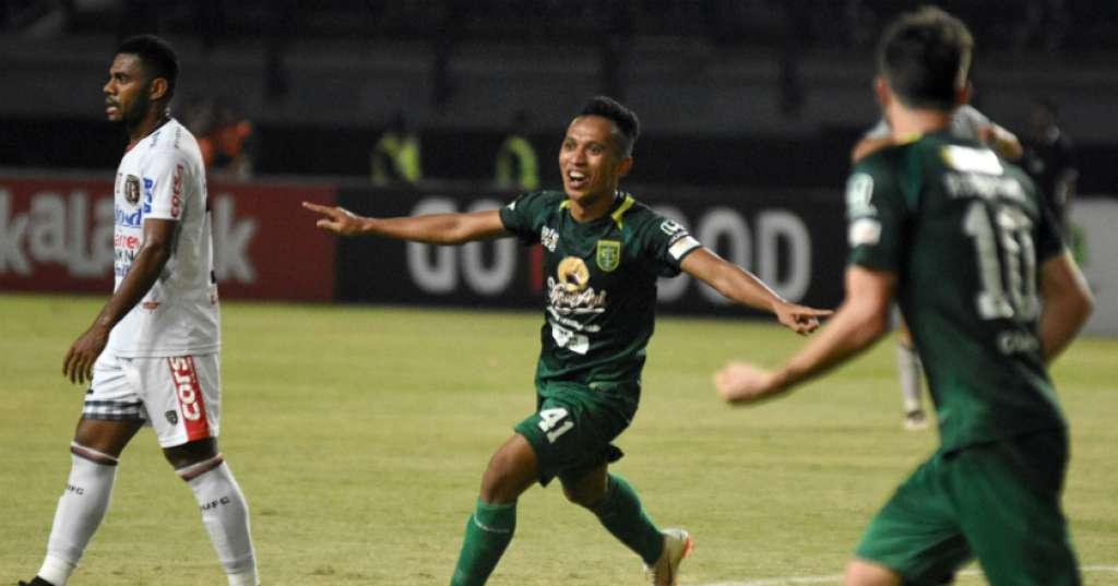 Persebaya Surabaya Taklukan Persib Bandung 4-1