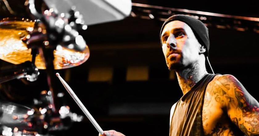 Berbalas 'Cuitan' di Twitter, Travis Barker dan Tom DeLonge akan Reuni Blink-182?