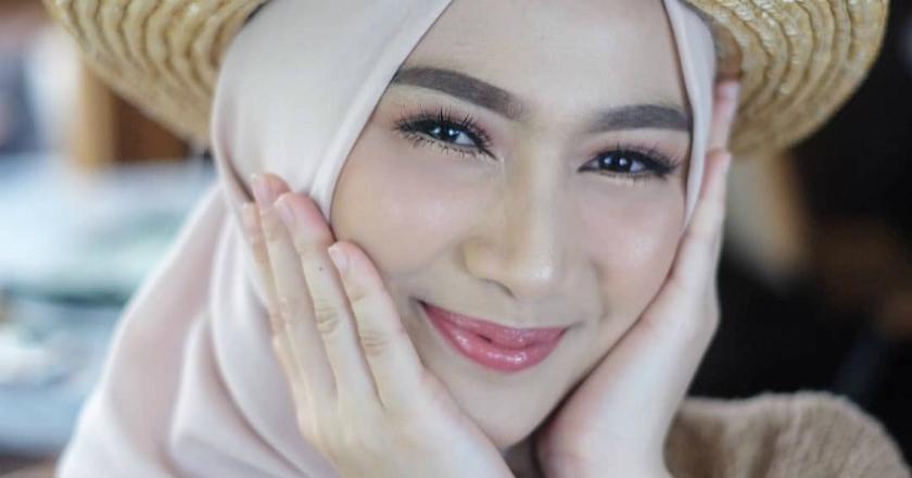 Akhirnya Terkuak Sosok Calon Suami Melody Laksani