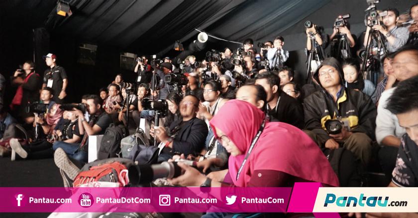 Sekelumit Drama Pewarta Saat Menteri Susi Jadi Model di JFW 2019