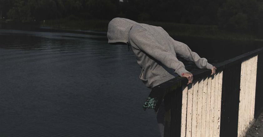 Mengetahui Pacarnya Meninggal Dunia, Pria Ini Nekat Bunuh Diri Namun Gagal