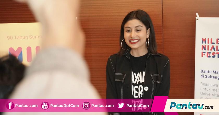 Aksi Sosialnya di Donggala Viral, Awkarin Tak Peduli Disebut Pencitraan