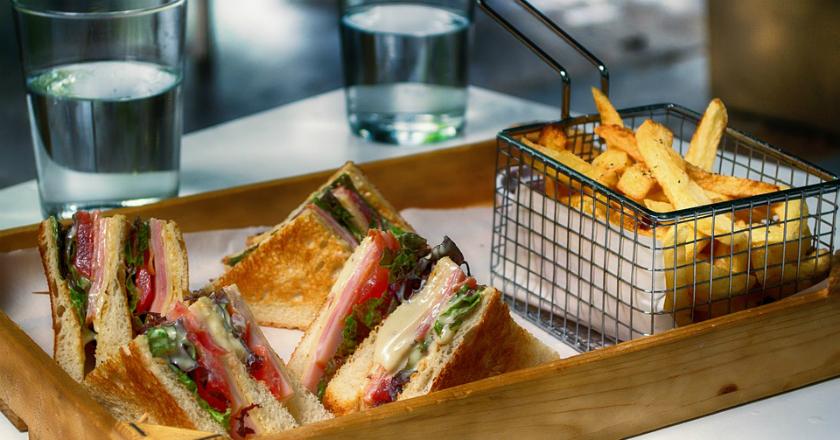 Jangan Pilih 5 Menu Ini untuk Makan Siang