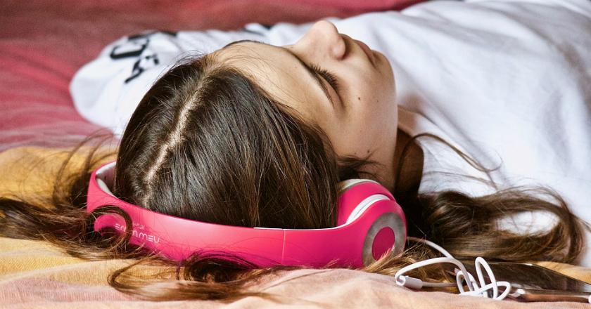 Musik dan Lagu Bocah Seusianya Pengaruhi Tumbuh Kembang Anak