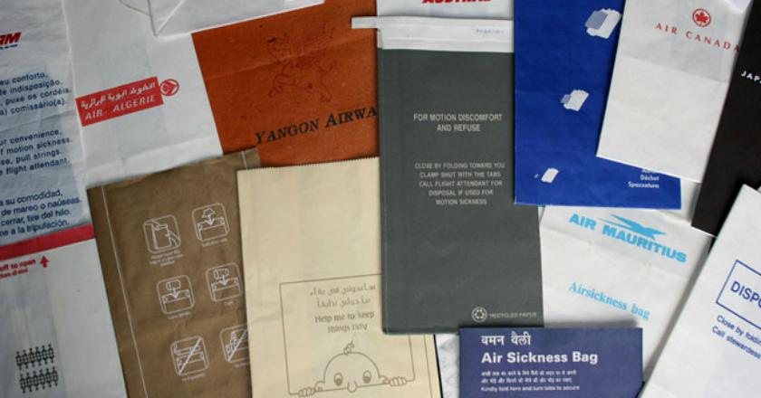 Cuma Kantong Penampung Muntah, Tapi 5 Air Sickness Bag Ini Sering 'Dicuri' Penumpang Pesawat