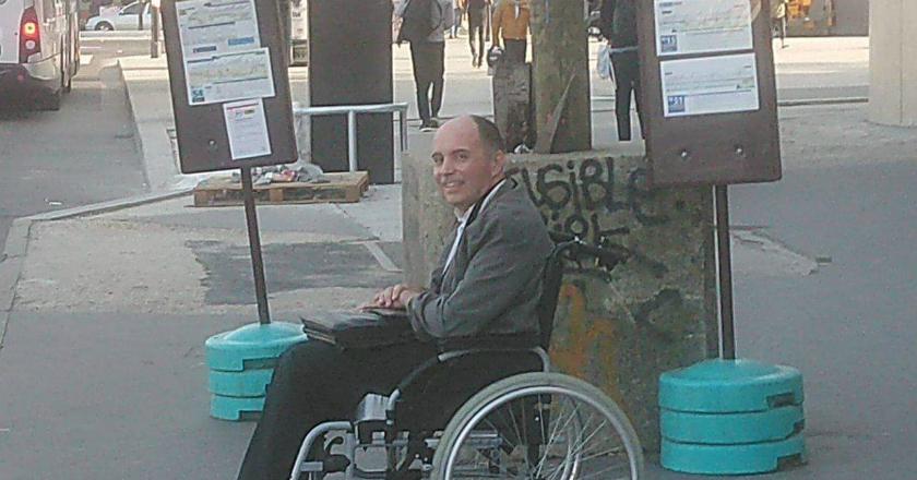 Sopir Bus Usir Penumpangnya Usai Tak Berikan Jalan Bagi Disabilitas