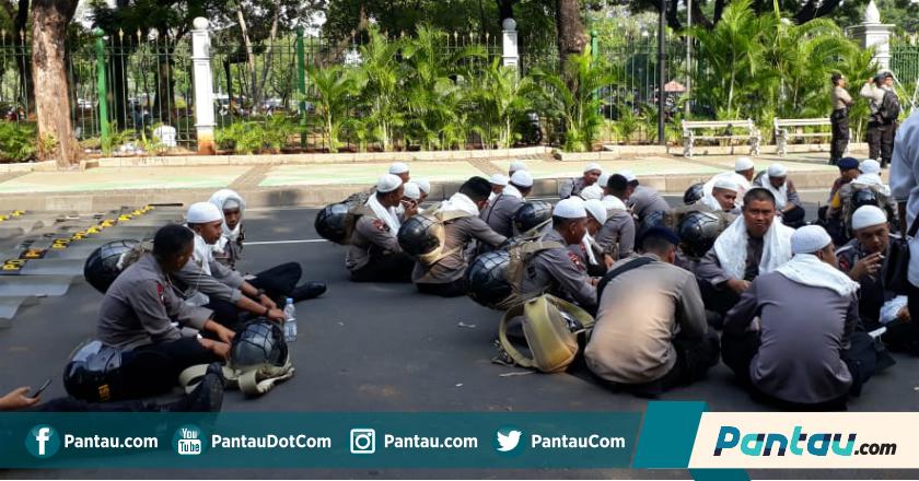 Pantau Story: Kisah Pasukan 'Asmaul Husna' di Tengah Aksi Bela Tauhid Jilid II, Siapa Mereka?