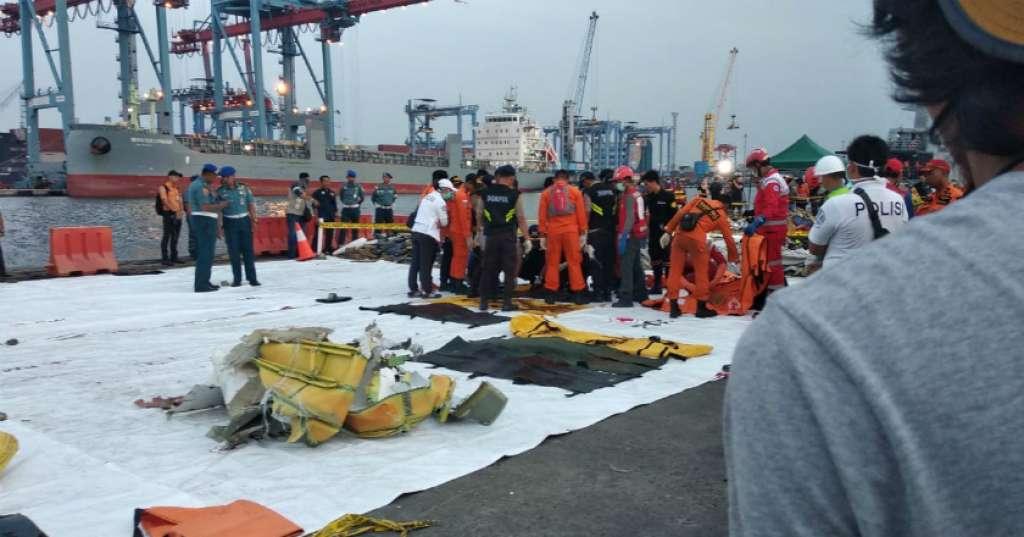 Evakuasi Lion Air JT-610: Kursi, Sabuk Pengaman hingga Seragam Kerja Ditemukan di Permukaan Laut Tanjung Karawang