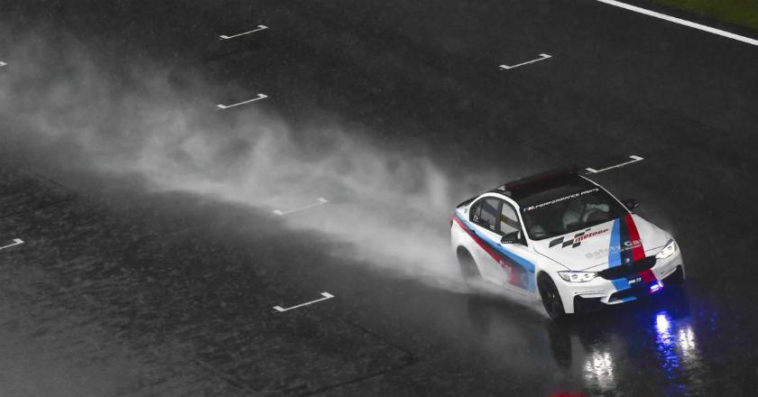 Kualifikasi MotoGP Malaysia Dihentikan, Begini Kondisi Sirkuit Sepang Diguyur Hujan Lebat