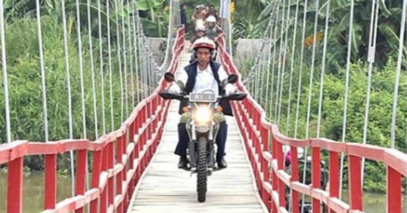 Tampil Lebih Nyentrik, Jokowi Tak Lagi 'Tiru' Tampilan Dilan