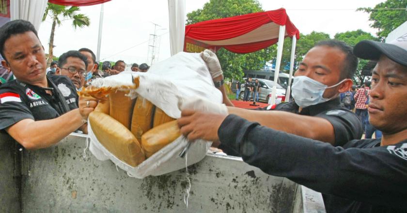 Polres Jakarta Barat Musnahkan 1,3 Ton Ganja dan Sabu 6,3 Kg