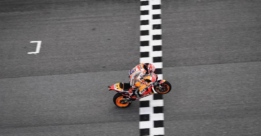 Rossi Tumbang di Lap Akhir, Marquez Sukses Rebut Gelar Jawara MotoGP Malaysia