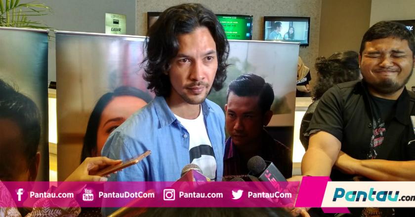 Demi Sahabat Ahok, Edward Akbar Rela Kelingkan Badan