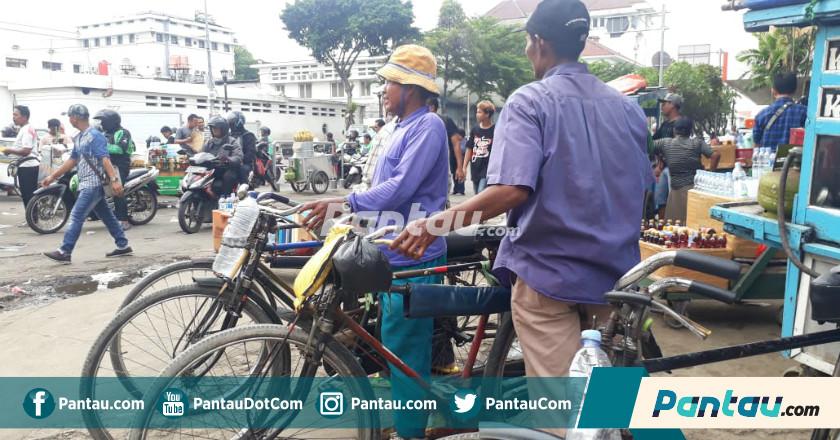 Sepenggal Cerita Ojek Sepeda, Sisi Lain Kehidupan di Utara Jakarta