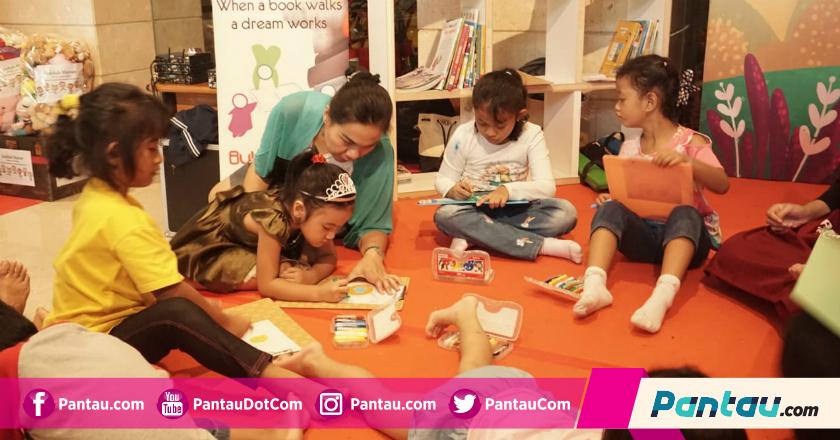 Ayah dan Bunda, Ini Loh 5 Keajaiban Mendongeng