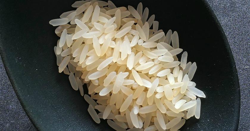 Buwas Curigai Ada Beras Oplosan, Begini Bedakan Asli dan Campuran
